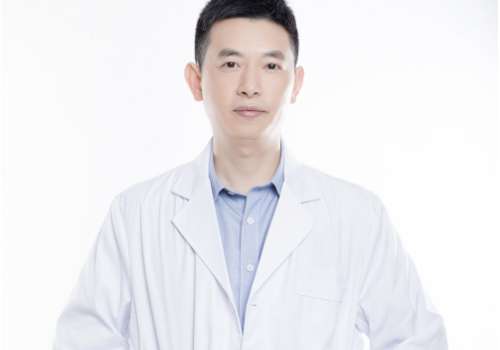 阳光整形魏恒医生简历怎么样？在鼻部整形以及注射方面受到喜爱和追捧