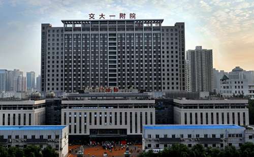 西安交通大学第一附属医院去眼袋技术怎么样?多少钱?案例变化